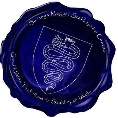 Iskolánk címere